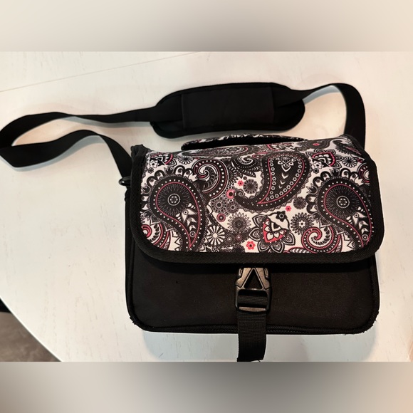 Black Paisley DSLR Camera Bag - Picture 1 of 10